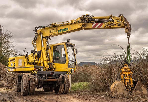 挖掘机培训:如何选择合适的培训机构